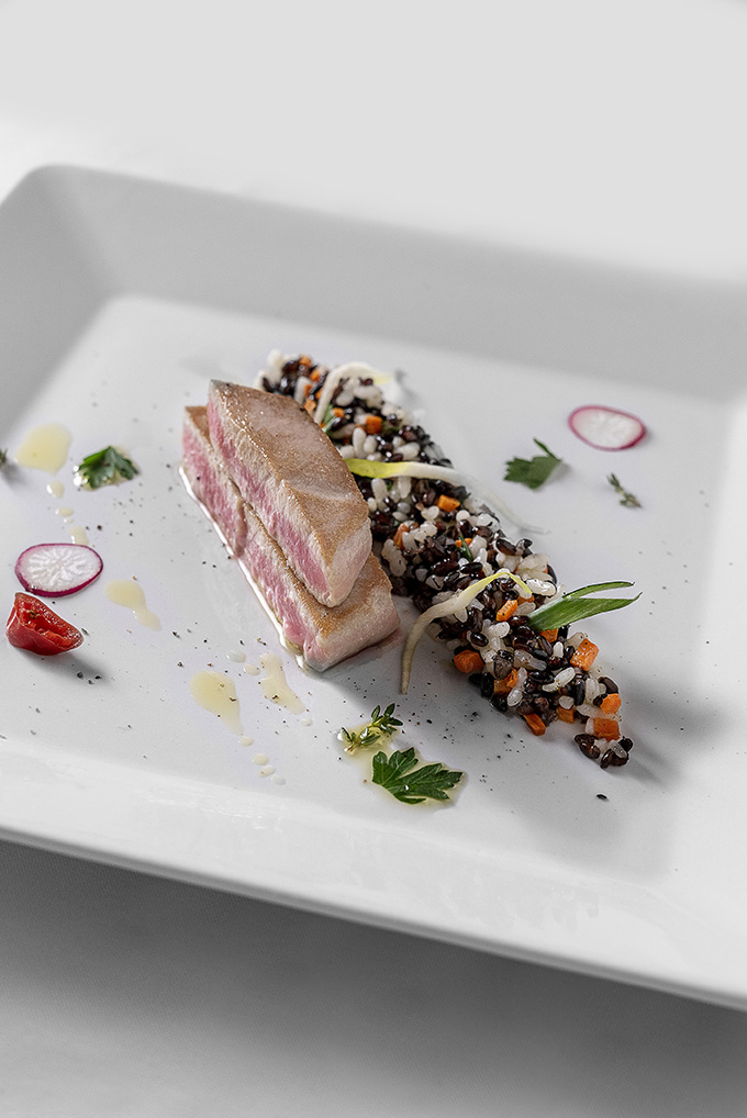 Atún rojo y arroz salvaje perfumado